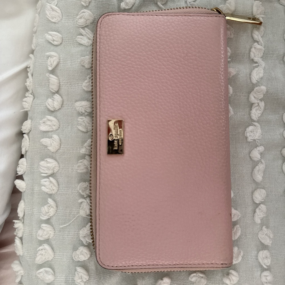 Kate Spade Light Pink Leather Zip Wallet